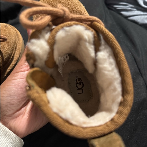 UGG Nuemel Boys Cozy Boot - Picture 9 of 9